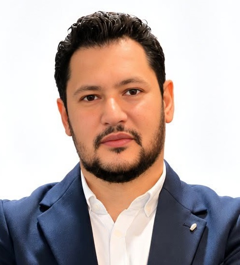 عماد العقدة